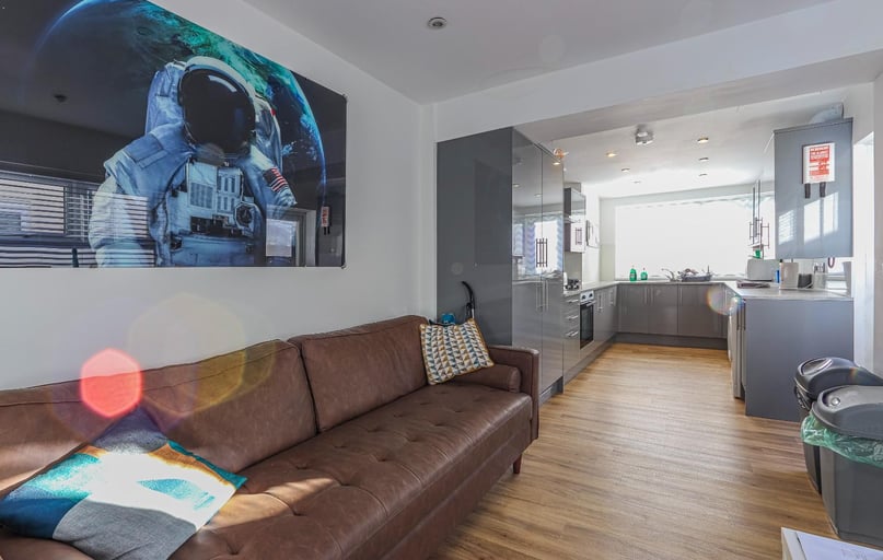 Woodville Road, Cathays, Cardiff - Image 1